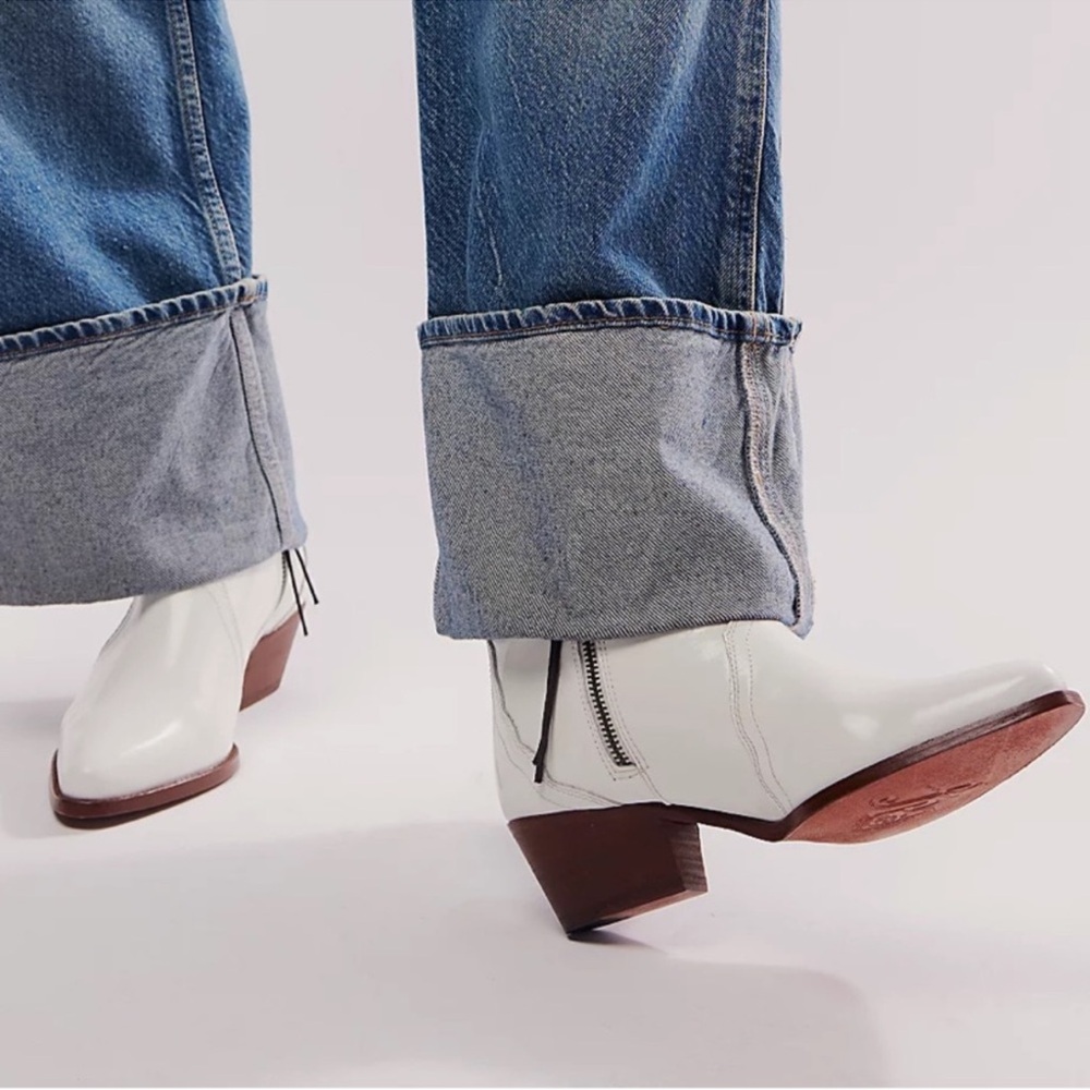 🌸FREE PEOPLE🌸 New Frontier Western Boot In White Size: 36